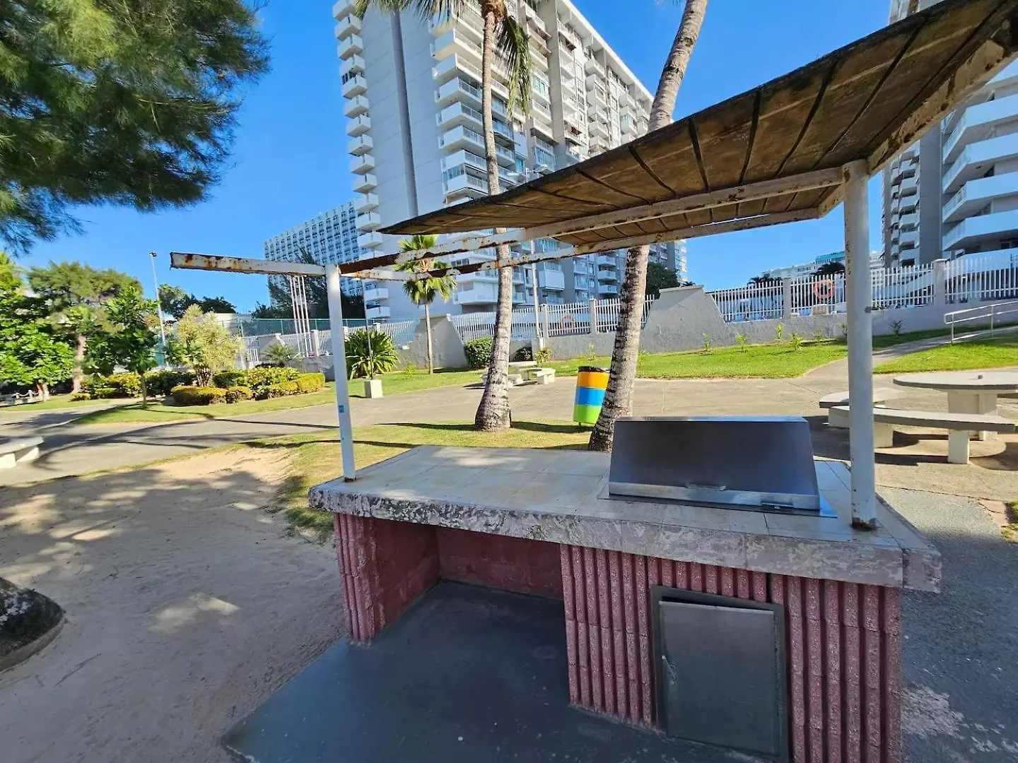 Апартаменты Isla Verde Beachfront With Pool- Near Foxwoods Сан-Хуан