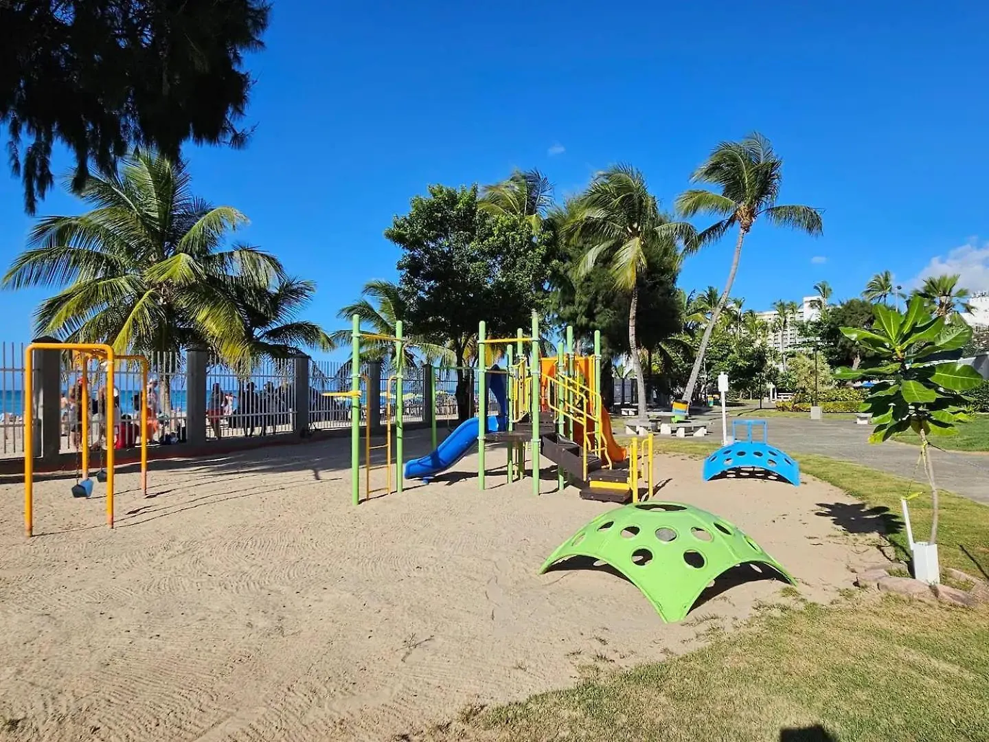 Isla Verde Beachfront With Pool- Near Foxwoods Сан-Хуан 0*,  Пуэрто-Рико