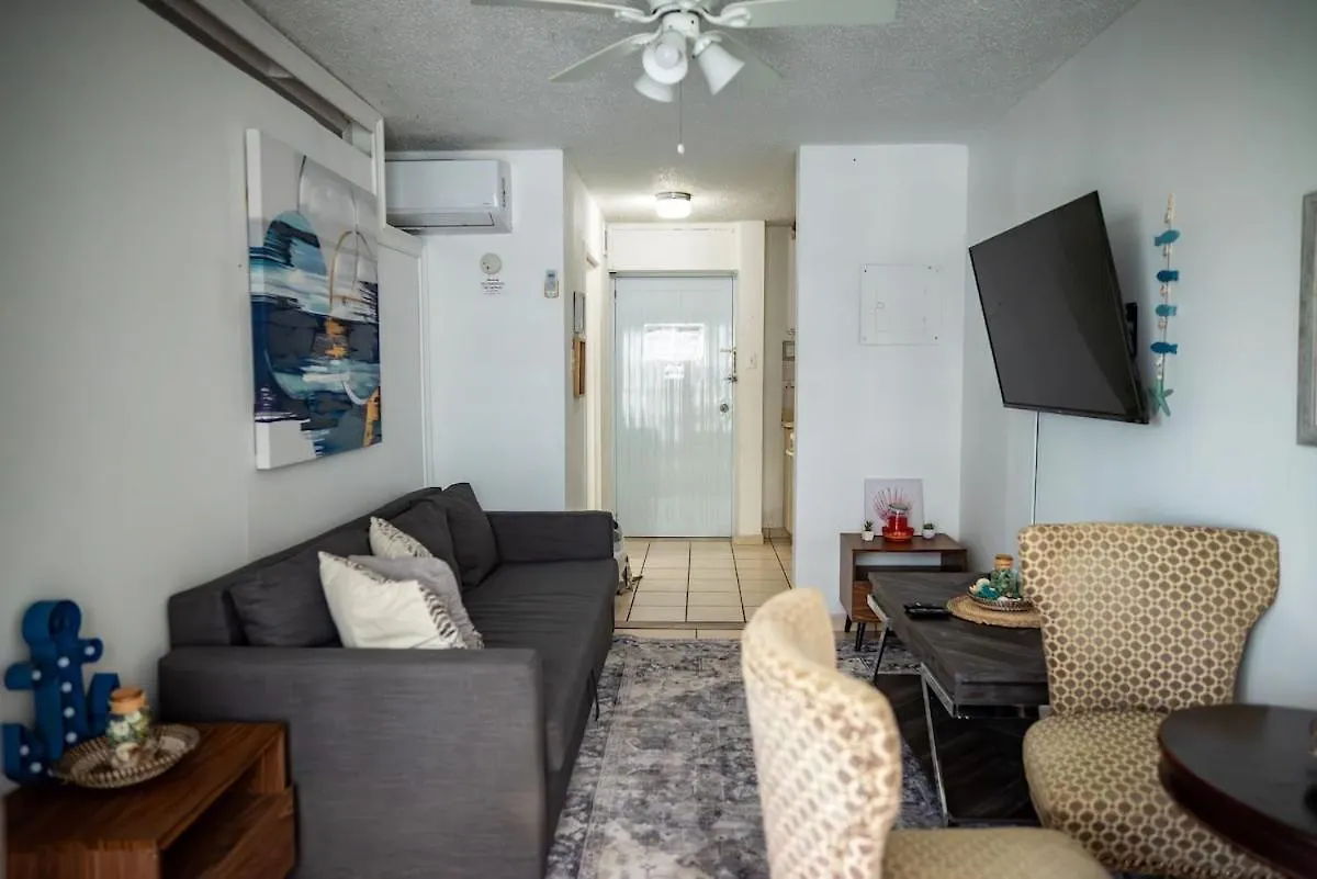 Isla Verde Beachfront With Pool- Near Foxwoods Сан-Хуан